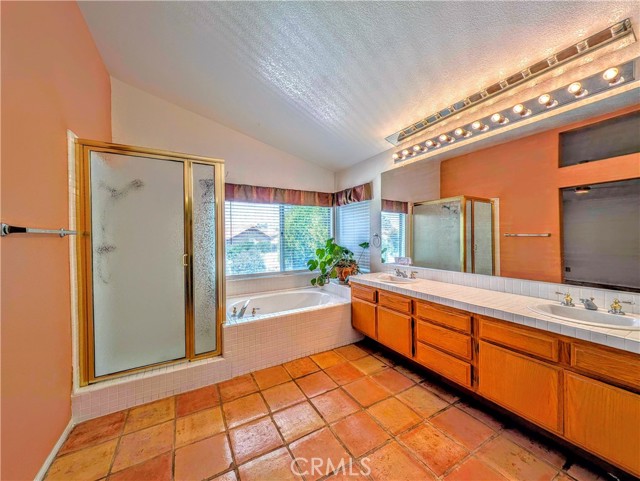 7754 Fox Tail Court, Highland CA: https://media.crmls.org/medias/58679df2-269a-4591-9817-ed9845d0af20.jpg