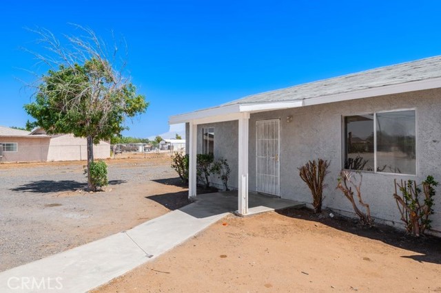 16233 Manzanita Street, Hesperia CA: https://media.crmls.org/medias/586866ab-8af7-4749-849f-ccc5eacfe732.jpg