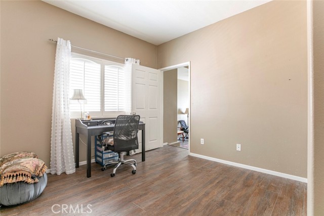 28741 Park Woodland Place, Saugus CA: https://media.crmls.org/medias/5868983e-7a84-4493-8230-e155a7781e83.jpg