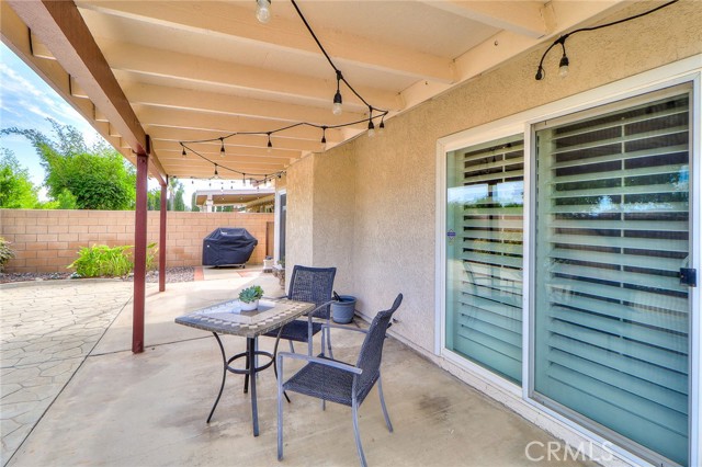 6815 Arthur Court, Chino CA: https://media.crmls.org/medias/5868a93c-c749-46dd-9cb6-f1e2b1c41932.jpg