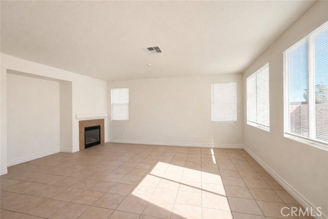 Detail Gallery Image 12 of 28 For 3120 Albret, Lancaster,  CA 93536 - 5 Beds | 4 Baths