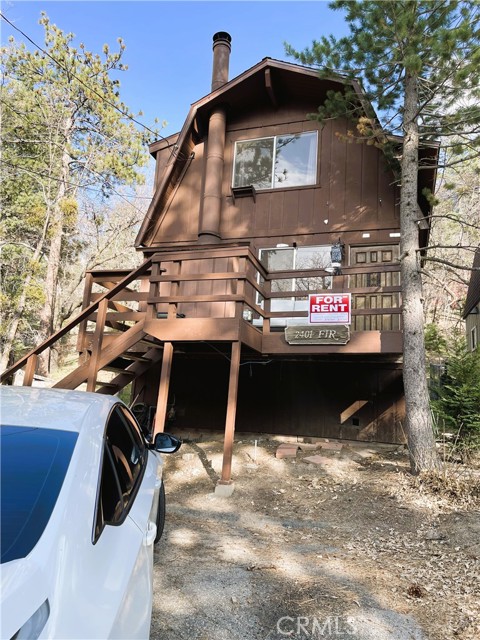 2401 Fir Drive, Running Springs CA: https://media.crmls.org/medias/58693b4c-6891-4537-ae67-4eef965e62b6.jpg