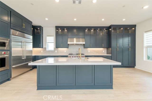 Detail Gallery Image 7 of 36 For 228 Stage, Irvine,  CA 92618 - 5 Beds | 5 Baths