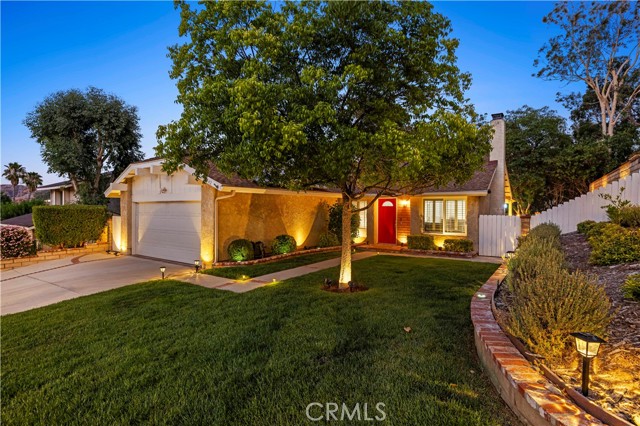 21742 Grovepark Drive, Saugus CA: https://media.crmls.org/medias/58698560-4a61-45ef-a651-f17b9bad2364.jpg