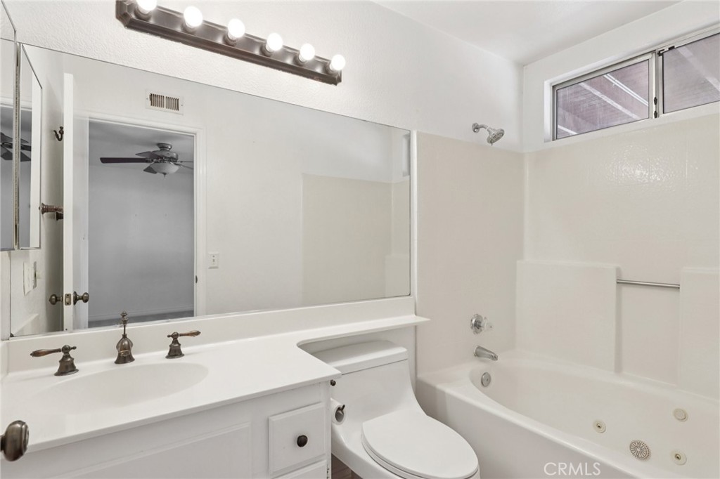 MLS #OC25190480 image #28