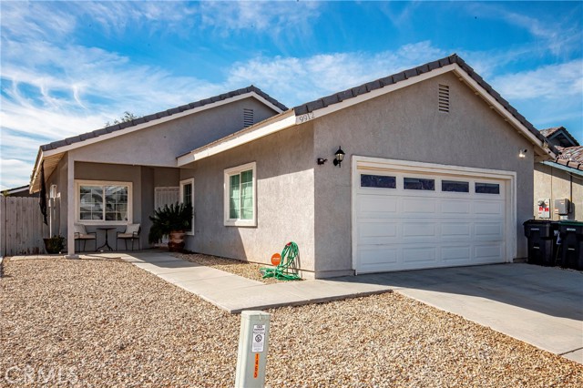 Detail Gallery Image 1 of 35 For 9912 Putter Ct, California City,  CA 93505 - 3 Beds | 2 Baths