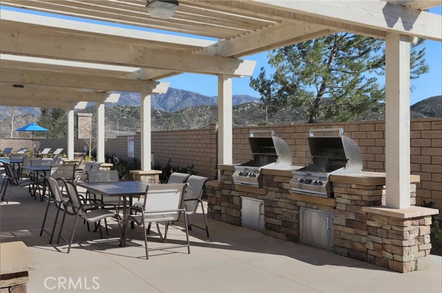 18019 Lapis Lane, San Bernardino CA: https://media.crmls.org/medias/586b6c27-46d4-4bc6-af3a-94c54c071caa.jpg