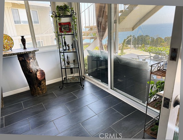 Detail Gallery Image 5 of 12 For 21692 Ocean Vista Dr a,  Laguna Beach,  CA 92651 - 2 Beds | 1 Baths