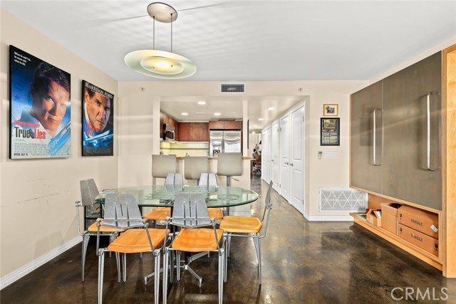 Detail Gallery Image 12 of 42 For 125 N Raymond Ave #413,  Pasadena,  CA 91103 - 3 Beds | 2/1 Baths