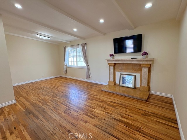 Detail Gallery Image 11 of 27 For 7502 Balcom, Reseda,  CA 91335 - 3 Beds | 2 Baths