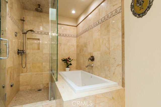 32 Malaga Place, Manhattan Beach, California 90266, 2 Bedrooms Bedrooms, ,1 BathroomBathrooms,Residential,Sold,Malaga,SB17034597