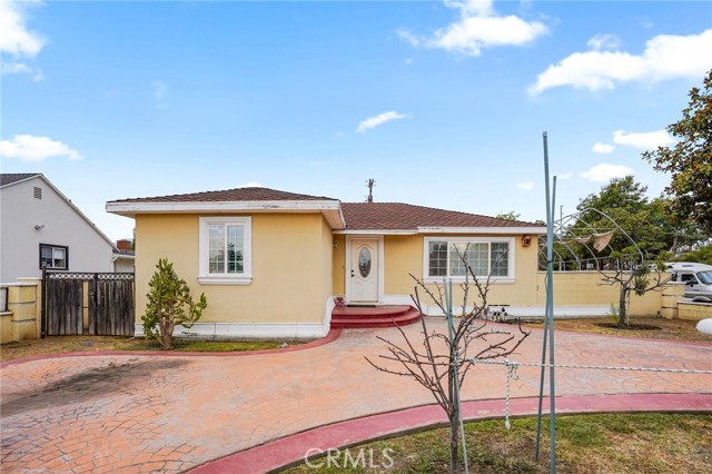 Detail Gallery Image 3 of 20 For 6355 Peach Ave, Van Nuys,  CA 91411 - 3 Beds | 1 Baths