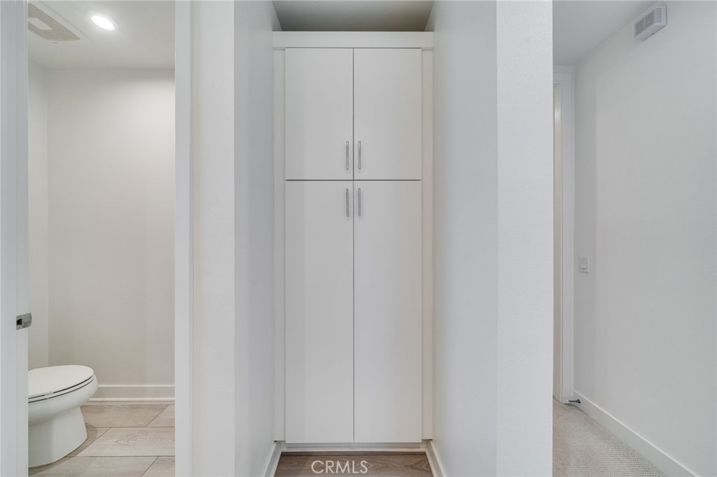 https://media.crmls.org/medias/586cd11e-d491-42ba-9edc-4d2c9f092168.jpg?preset=X-Large