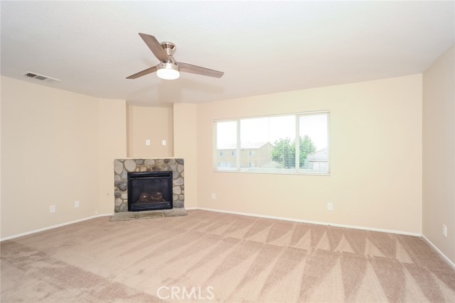 Detail Gallery Image 8 of 17 For 45529 36th St, Lancaster,  CA 93535 - 5 Beds | 3 Baths
