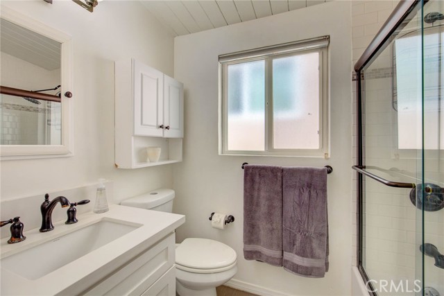 Detail Gallery Image 17 of 26 For 217 35th Pl #B,  Manhattan Beach,  CA 90266 - 2 Beds | 1 Baths