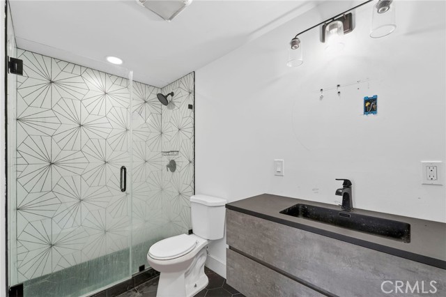 Detail Gallery Image 34 of 40 For 6324 Grape, Los Angeles,  CA 90068 - 4 Beds | 2 Baths