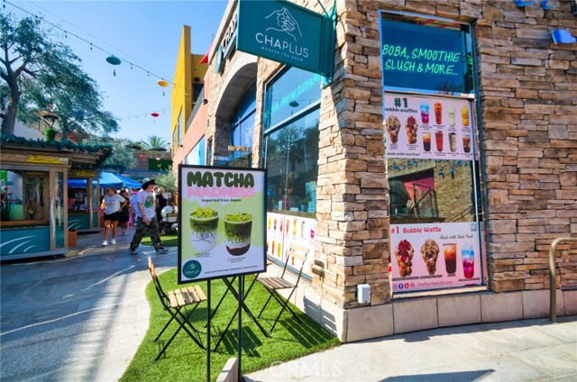 0 400 Disney Way, Anaheim CA: https://media.crmls.org/medias/586e5695-1c3e-4867-a26b-bf210a1d9e7c.jpg