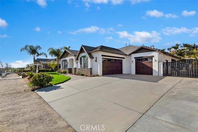 229 Oldenburg Lane, Norco CA: https://media.crmls.org/medias/586e5c7a-f4cd-43f2-b10b-e9c32a8adb72.jpg