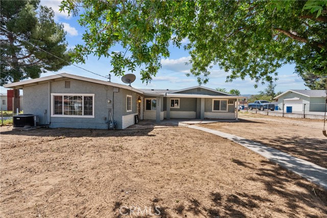 Detail Gallery Image 2 of 33 For 4550 W Avenue L2, Quartz Hill,  CA 93536 - 5 Beds | 3 Baths