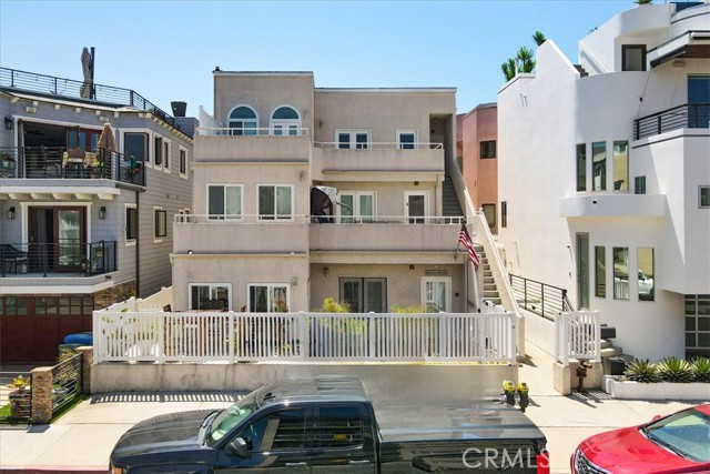 40 15th Street, Hermosa Beach CA: https://media.crmls.org/medias/586efc1a-2c41-4998-bf7a-6856cd9e8803.jpg