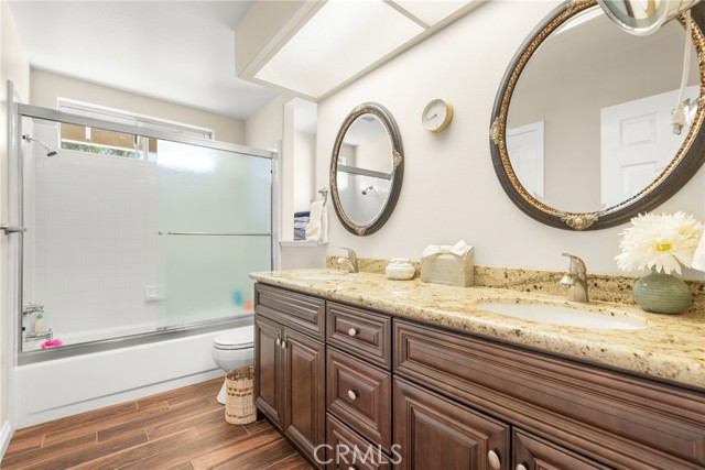 320 Forelock Court, Simi Valley CA: https://media.crmls.org/medias/586f6225-e4bf-438d-80e1-c9bb4bee0525.jpg