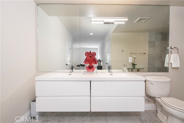 Detail Gallery Image 30 of 42 For 6432 Weidlake Dr, Los Angeles,  CA 90068 - 4 Beds | 3/1 Baths