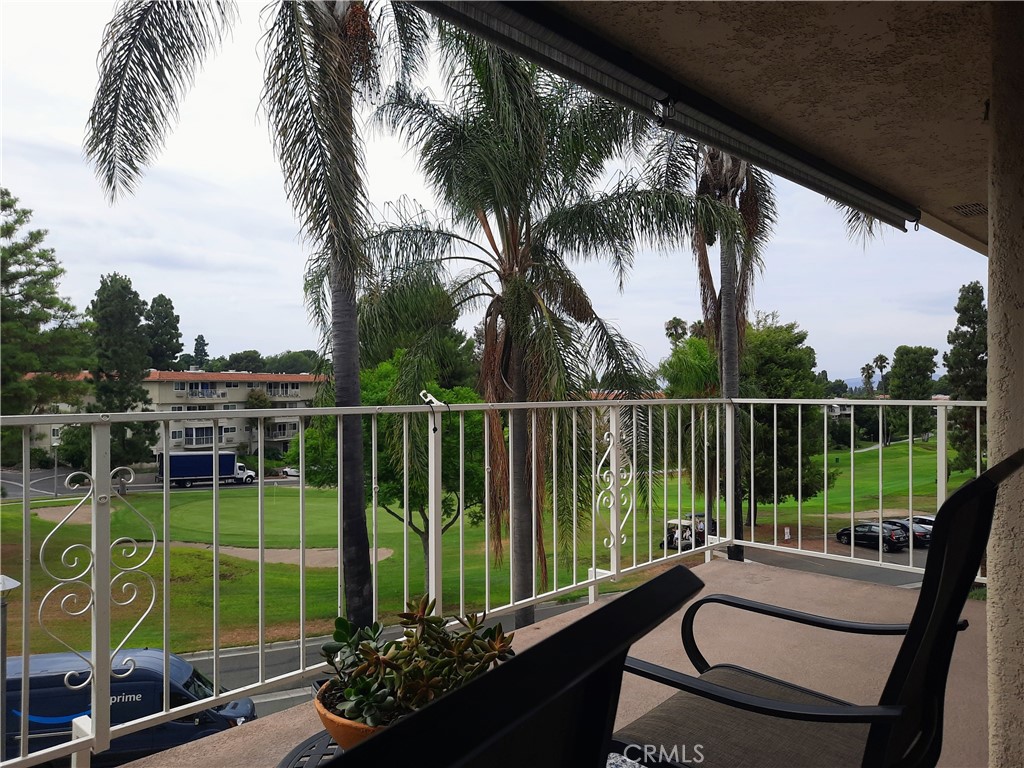 https://media.crmls.org/medias/58707210-4067-4c6a-a14f-7e32b9facdfd.jpg?preset=X-Large