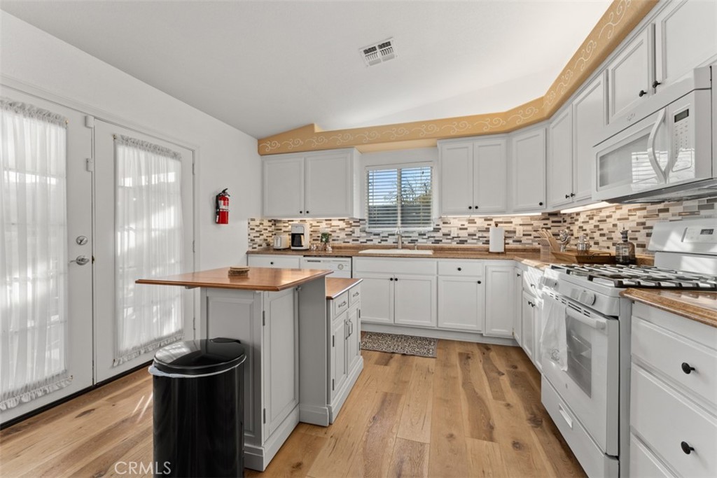 MLS #OC25251302 image #5