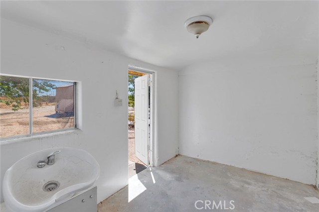 Detail Gallery Image 34 of 59 For 37531 E End Rd, Lucerne Valley,  CA 92356 - 2 Beds | 1 Baths