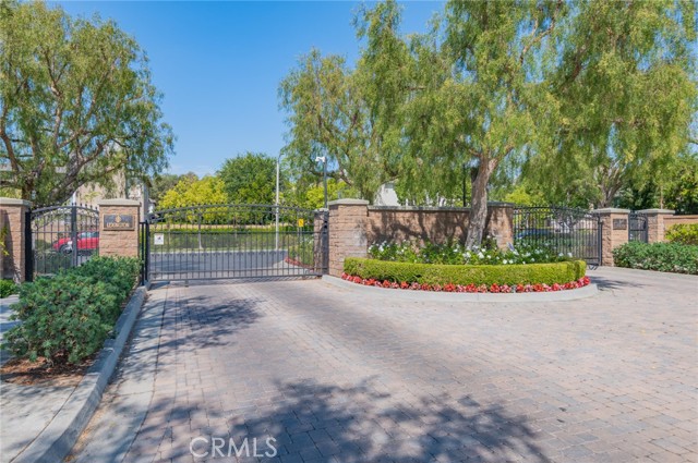 11 Lynnfield, Irvine CA: https://media.crmls.org/medias/5871a59b-e407-4f1e-abaf-ee1de30ea586.jpg