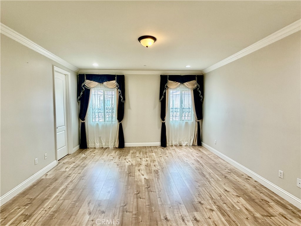 https://media.crmls.org/medias/5871ed95-cf5d-4d18-8333-12eef893b6a6.jpg?preset=X-Large