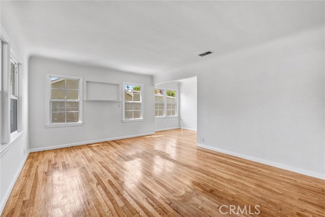 7607 Greg Avenue, Sun Valley CA: https://media.crmls.org/medias/5872bc43-4c8a-41c1-9250-aba22963e8d6.jpg