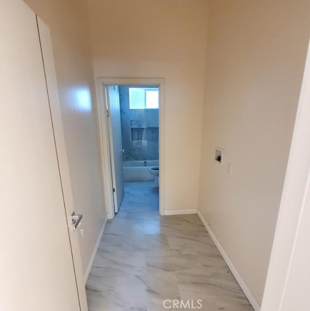 Detail Gallery Image 15 of 35 For 3765 Globe Ave, Los Angeles,  CA 90066 - – Beds | – Baths
