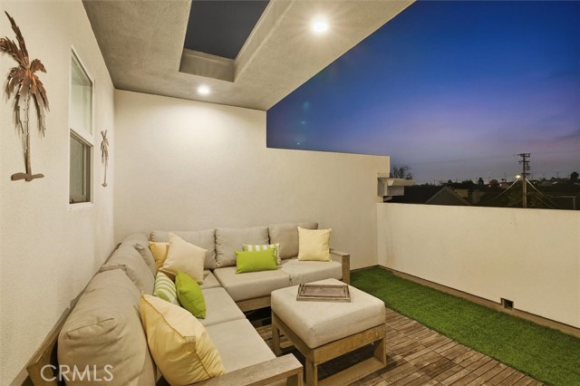 Detail Gallery Image 42 of 49 For 1729 Harriman Ln a,  Redondo Beach,  CA 90278 - 4 Beds | 3/1 Baths