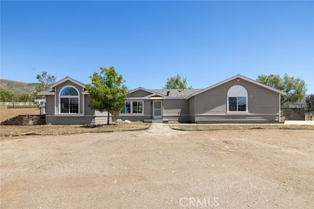 Detail Gallery Image 1 of 63 For 9259 Sierra Hwy, Agua Dulce,  CA 91390 - 4 Beds | 4 Baths