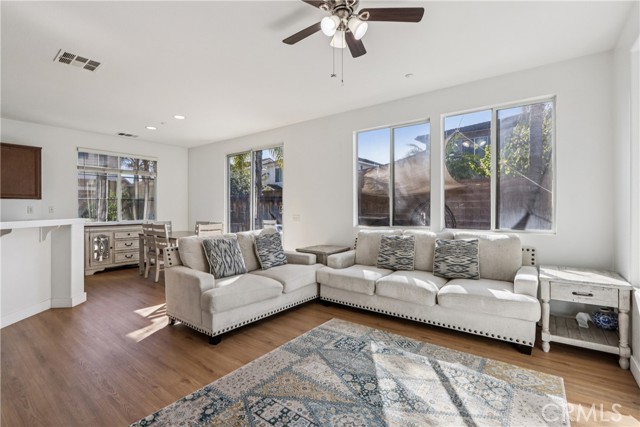 Detail Gallery Image 5 of 27 For 11372 Riverpass Ct, Riverside,  CA 92505 - 3 Beds | 2/1 Baths