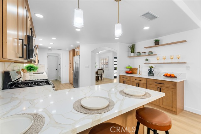 Detail Gallery Image 18 of 40 For 6821 Loyola Dr, Huntington Beach,  CA 92647 - 4 Beds | 2 Baths