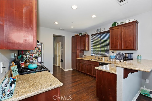 Detail Gallery Image 11 of 27 For 223 Crimson Cir, Big Bear City,  CA 92314 - 3 Beds | 2/1 Baths