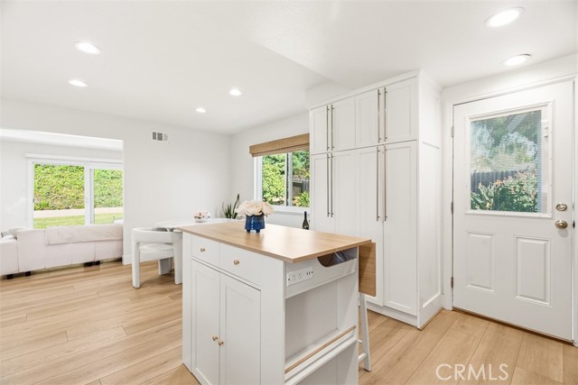 Detail Gallery Image 11 of 46 For 1301 Cameo Dr, Tustin,  CA 92780 - 4 Beds | 2 Baths