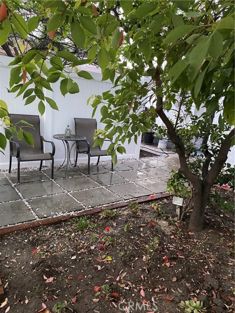 Detail Gallery Image 5 of 7 For 4739 Lemona Ave, Sherman Oaks,  CA 91403 - 3 Beds | 2 Baths