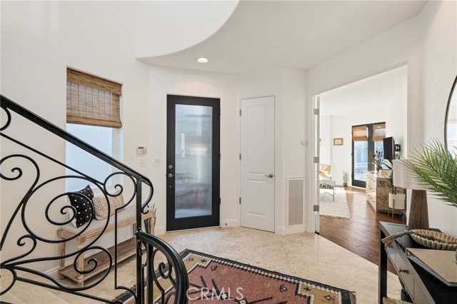Detail Gallery Image 2 of 66 For 229 23rd, Manhattan Beach,  CA 90266 - 3 Beds | 4 Baths