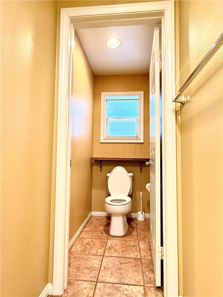 https://media.crmls.org/medias/5876fb05-11af-46bc-a766-37a5555a88bd.jpg?preset=X-Large