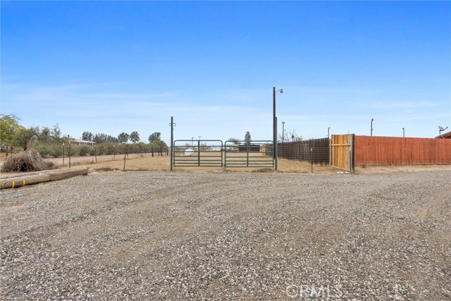 Detail Gallery Image 53 of 54 For 23040 Snow Rd, Bakersfield,  CA 93314 - 3 Beds | 2/1 Baths