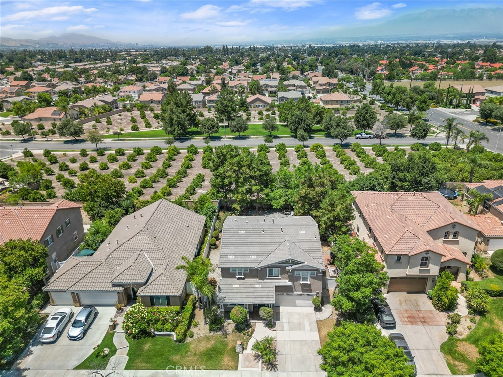 https://media.crmls.org/medias/58774ec3-864a-481b-996a-80b470b99278.jpg?preset=X-Large
