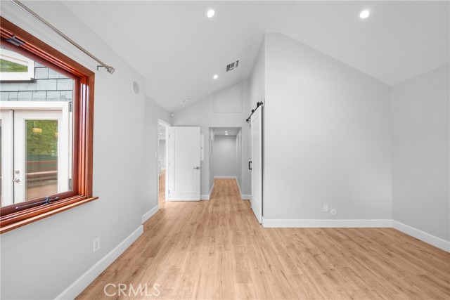 5624 Freeman Avenue, La Crescenta CA: https://media.crmls.org/medias/58775b5a-ec89-4d01-b010-294296e3d77a.jpg