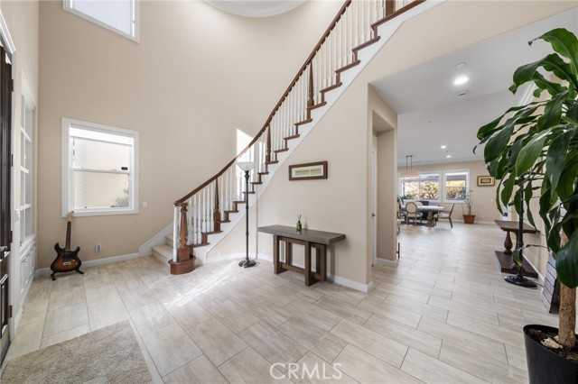 Detail Gallery Image 2 of 40 For 19 Hollyhock, Lake Forest,  CA 92630 - 5 Beds | 5/1 Baths