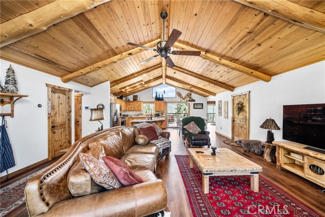 Detail Gallery Image 15 of 50 For 42728 Timberline, Big Bear Lake,  CA 92315 - 3 Beds | 3/1 Baths