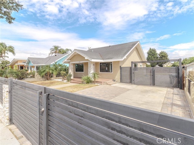 Detail Gallery Image 2 of 32 For 1435 Orange Ave, Santa Ana,  CA 92707 - – Beds | – Baths