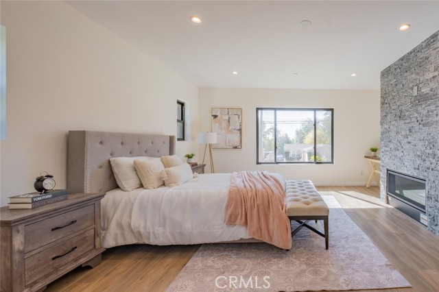 421 Mariposa Avenue, Sierra Madre CA: https://media.crmls.org/medias/5879ce3d-94fd-4b94-bde8-5b4f53ce30b1.jpg