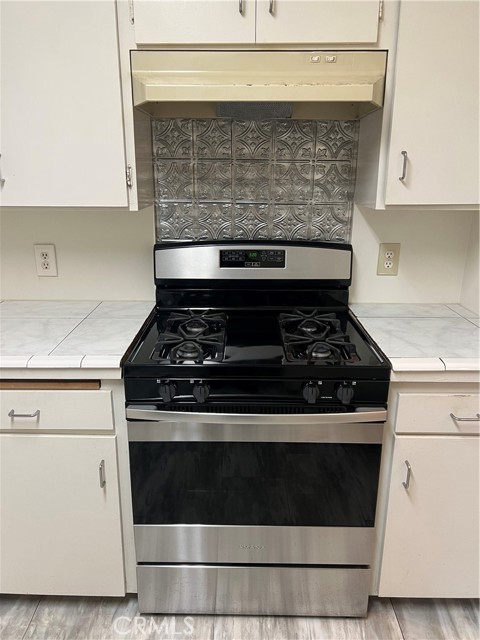 5251 Laurel Street, San Diego CA: https://media.crmls.org/medias/5879f955-ddb5-476e-af5e-5be2c6f6c324.jpg